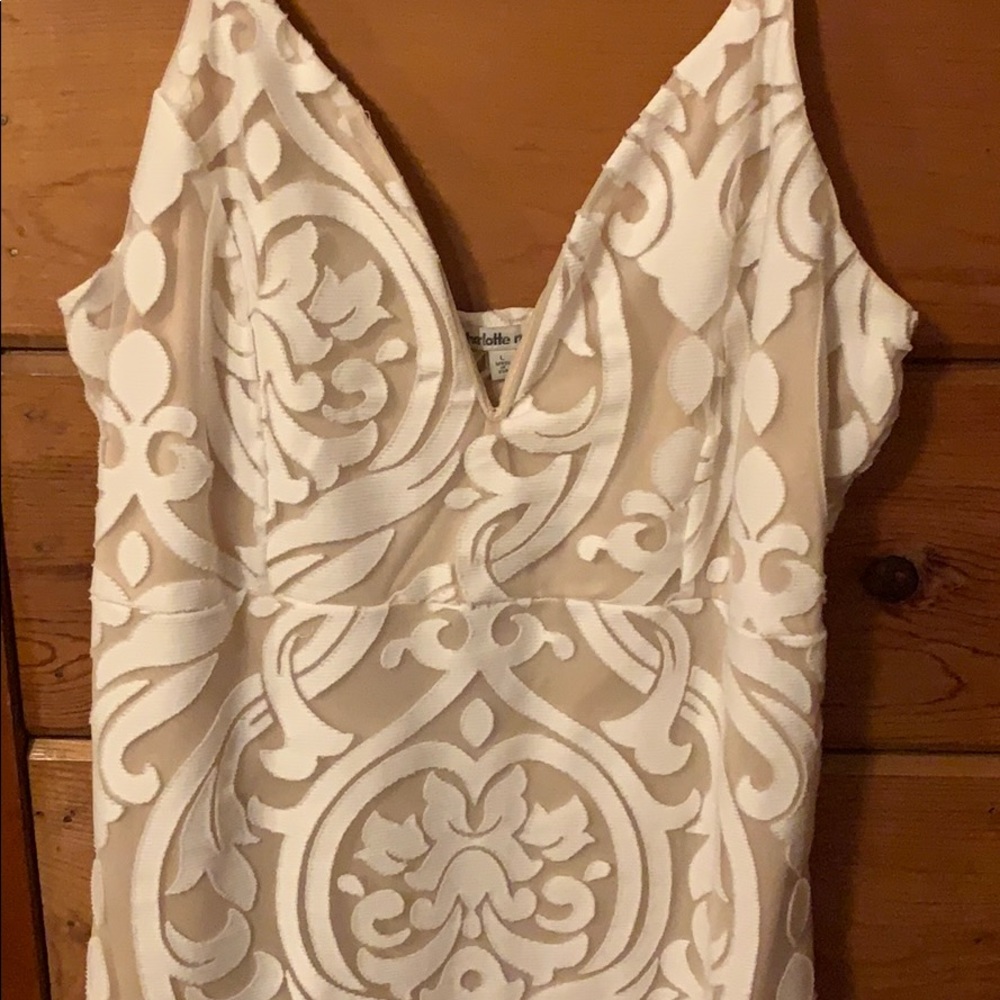 Dress - Picture 2 of 4